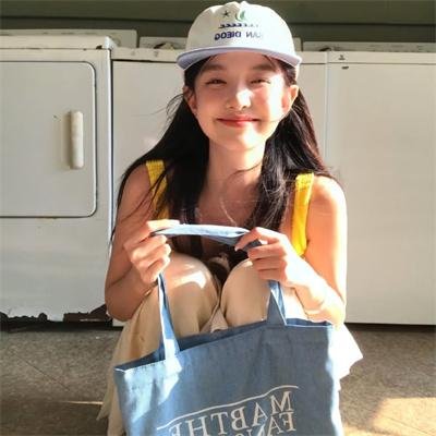 关于莉莉周的一切